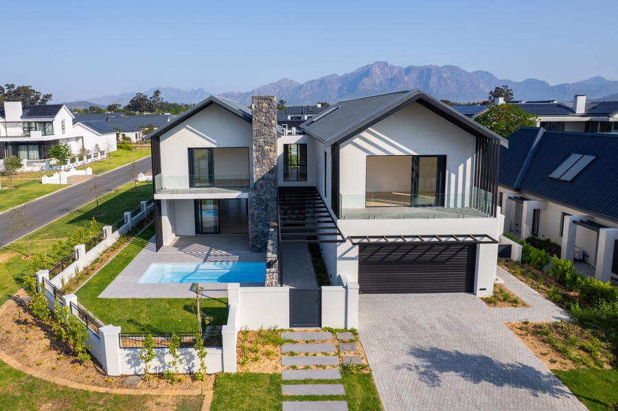 To Let 4 Bedroom Property for Rent in Val De Vie Estate Western Cape